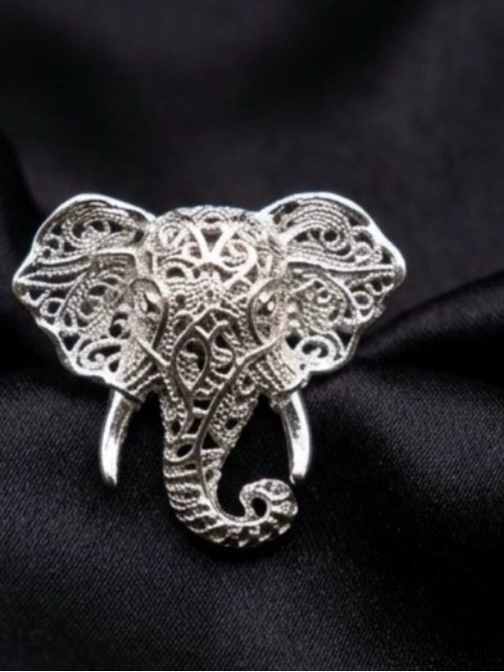 Silver Elephant detailed Ring